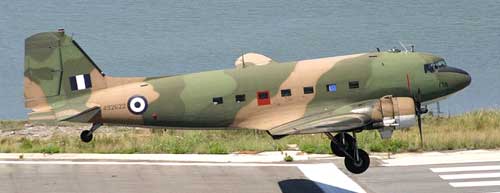 C-47 transportfly fra det grske luftvben