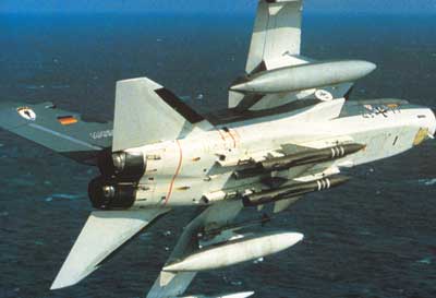 Tysk Tornado jagerbomber bevæbnet med 2 Kormoran missiler