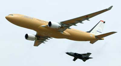 Airbus A330 MRTT tankfly prototype