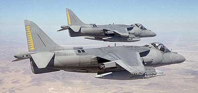 2 AV-8B Harrier II kampfly fra det amerikanske marinekorps