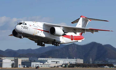 Kawasaki XC-2 prototype foretager sin første flyvning